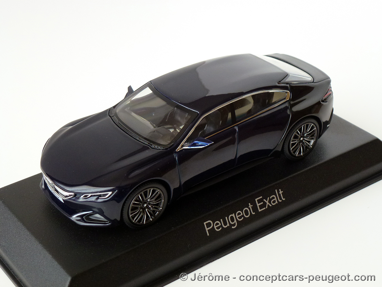 Peugeot EXALT - 2015 - miniature